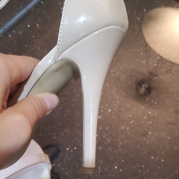 2 for 20$👈Steve Madden Nude Strappy Heels - Picture 4 of 8